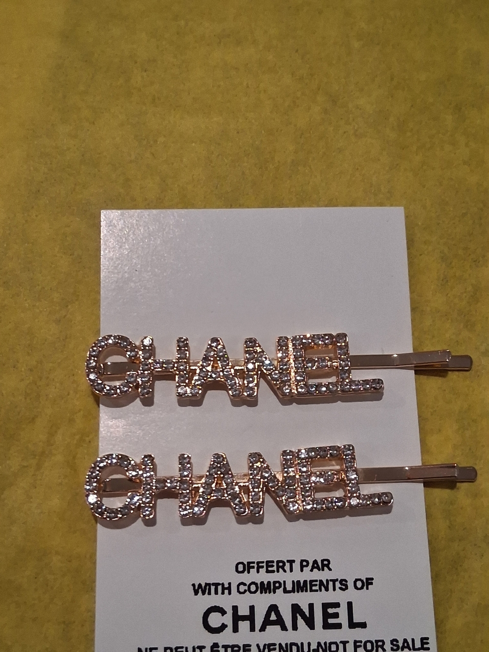 CHANEL VIP/GWP Crystal Logo Hair Pins in Rose Gold - Picture 3 of 4
